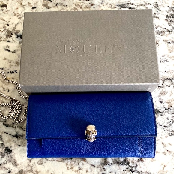 Alexander McQueen leather skull crystal eye chained crossbody bag like new - Picture 3 of 15